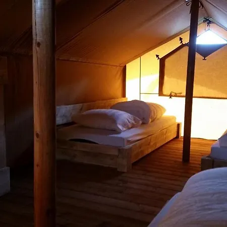 Safari Tent Op Prachtige Plek