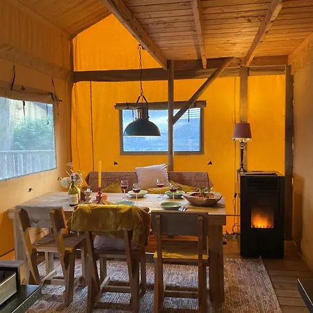 Safari Tent Op Prachtige Plek Lunteren
